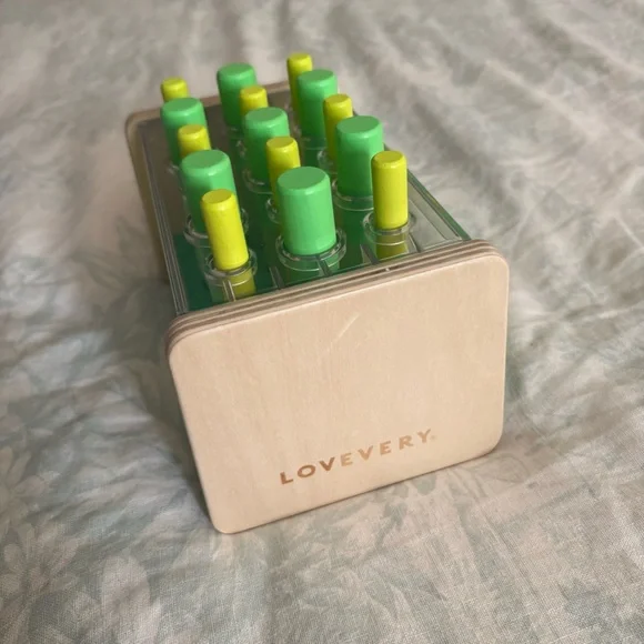 • Lovevery • Kids The Companion Play Kit Months 22, 23, 24 Wooden Posting Stand - Picture 4 of 6